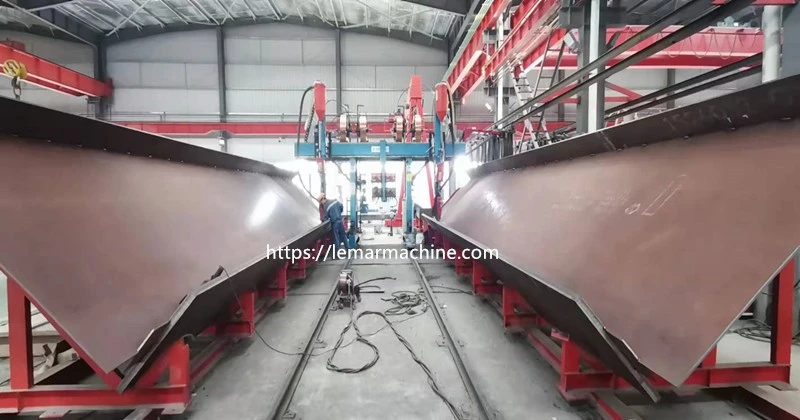 submerged arc welding machine for beams.jpg